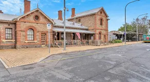 Bassett Cottage in Gawler South with 3 bedrooms and close to city train, shops and tavern - Image 4