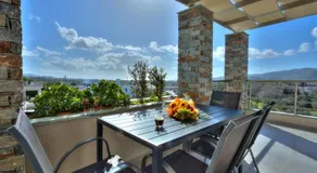 Vardians Villas & Suites - Image 2
