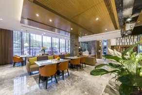 WASSIM Hotel Shanghai Tourism Resort Chuansha Metro Station - Image 4