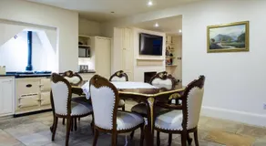 Dale Street Apartments Suite - Image 3