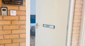 EVELYN - KENILWORTH STUDIO FLAT 30m2 - PRIVATE PARKING - Image 5