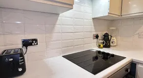 Elite 1-Bedroom Flat - Image 4