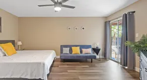 Glendale Getaway Parkwest Pool - Glendale GetAway-Pool - Stadium- Westgate- King Bed - Image 2