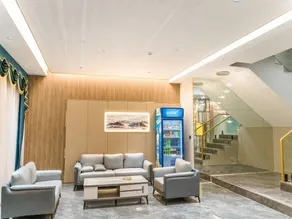 Xincheng Business Hotel - Image 2