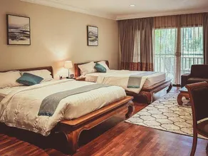 Hotel Emerald Suites At Airport - Image 5