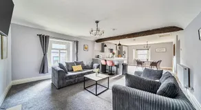 Cosy Apartment above Village Pub - Image 2