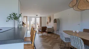 Stylish Coastal Home with Garden - Image 2