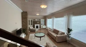 Stunning 5BR 16 Bed Home with Finnish Sauna & Jacuzzi 340 m2 - Image 2