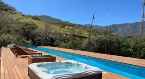 BEE Suites Santa Ana - San Jose - Image 2