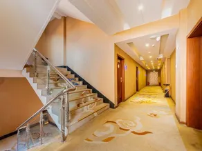 Holiday Yangguang Hotel - Image 4