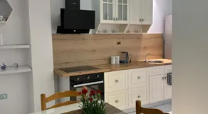 Fier Glass Apartament - Image 4