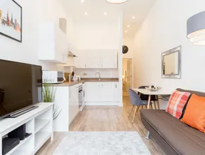 Stylish Executive Apartment - Coventry City Centre - Image 4