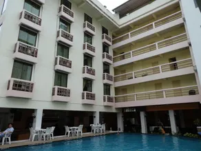MANGO Lagoon Place - Image 4