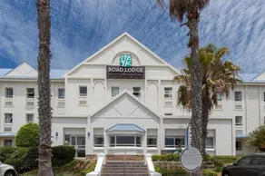 The Beach Hotel - Image 4