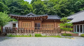 Yongin Yejik Hanok Pension - Image 4