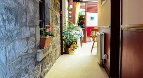 Clarke Cottage Guest House - Image 4