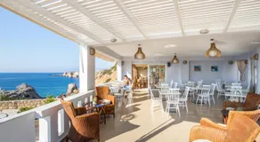 Castelia Bay Hotel - Image 3