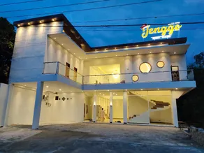 JENGGO Riverside Mitra RedDoorz near Kampung Inggris Pare - Image 5
