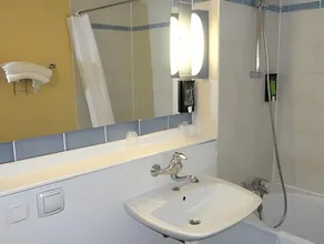 Comfort Hotel Cambrai - Image 3