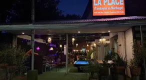 La place - Image 5