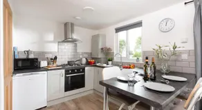 Wheal Jewel- Beautifully Fitted Wooden Lodge Helston Cornwall - Image 3