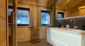 Ruheoase zwischen Bergen und Seen mit Infrarotsauna - Image 3