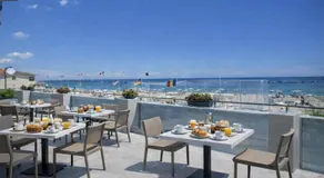 Hotel Dei Cesari - Fronte Mare - Breakfast XXL fino alle 12 - Image 1