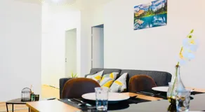 Bella Luna II - Elégant appartement centre ville - Parking gratuit - Wifi ultra rapide-Appareil Massage-Netflix-Jeu société - Image 4