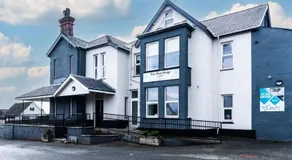 Glan Neigr Apart-Hotel by Guestz - Image 3