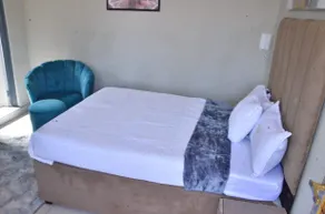 High BnBGuestlodge - Image 3