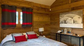 Chambre de charme dans un chalet avec vue sur les Alpes et piscine - Image 3