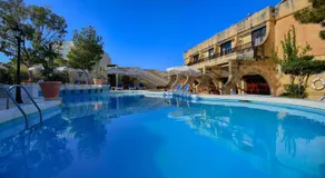 Cornucopia Hotel - Image 3