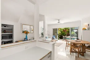Relax close to Noosa River - Image 3