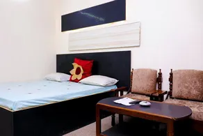 HOTEL SAMRAT - Image 2