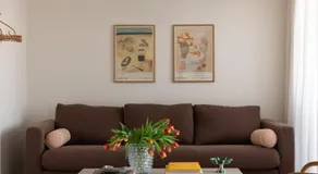 Spacious, ocean-front, pied-à-terre with stunning views &opposite cafes - Image 2