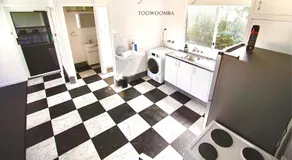 Bunya Bunya Luxury Estate Toowoomba set over 2 acres with Tennis Court - Image 5