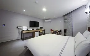 Winner Hotel - Image 4