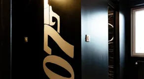 007 Loveroom Secrète Jacuzzi privé Cinéma 4K - Image 5