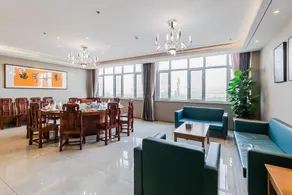 Jindong International Hotel (Dajijia Wanhua Energy Conservation Store) - Image 4