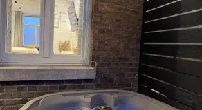 Suite Luxueuse avec jaccuzi sans vis-à-vis - Image 3