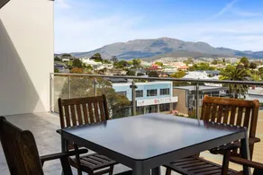 Kangaroo Bay Apartments - Image 5
