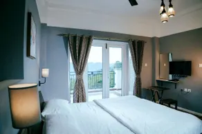 Luxury rooms - The Umber Tea Family Cottage - Image 5