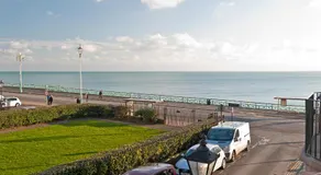 Hamptons Brighton - Image 4