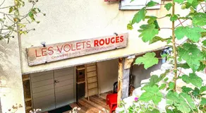 Les Volets Rouges - Image 3