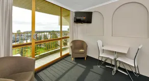 Atlantic Tower Motor Inn - Image 4