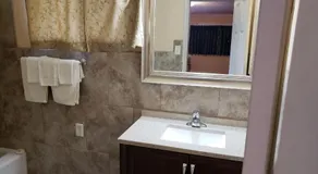 Encino Motel - Image 2