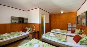 Franc Llagami - Rooms - Image 5