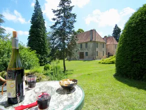 Charming Cottage in Ladignac-le-Long with Garden - Image 5