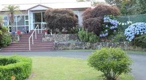 Maple Lodge Motel - Image 3