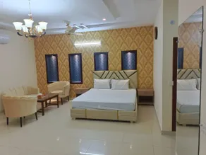 New Airport Lodge - Image 4